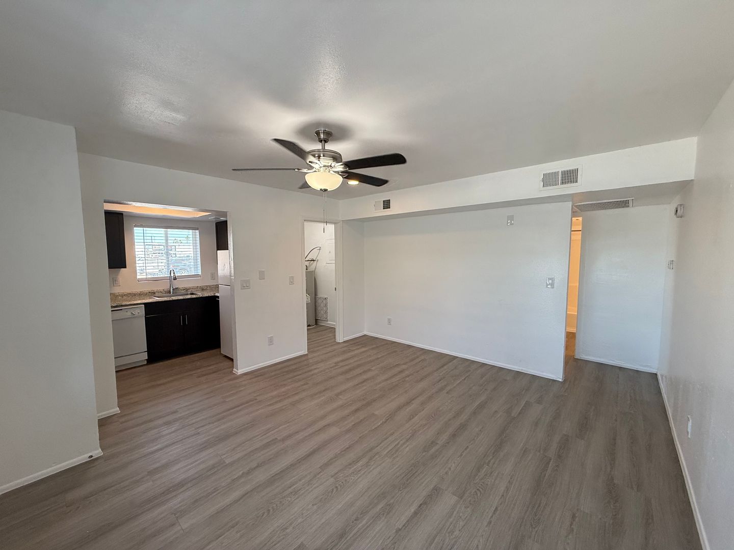 Mesa Apartment: 633 W. 1st Ave.