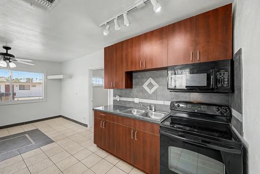 Updated 1 Bed 1 Bath Near ASU w/ Washer & Dryer hookups – First Month FREE! – photo 1