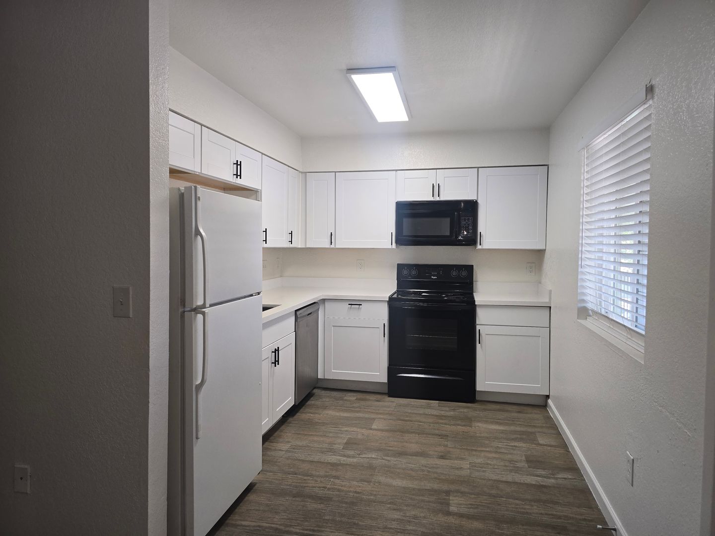 Mesa Apartment: 1107 E. University Dr