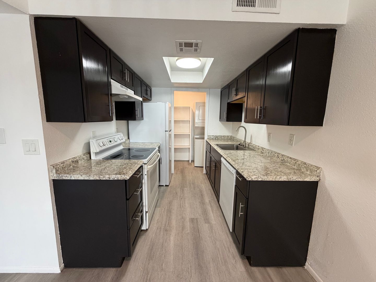 Mesa Apartment: 633 W. 1st Ave.