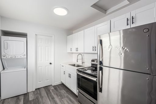 $0 First month rent - Near Grand Canyon University! – photo 1