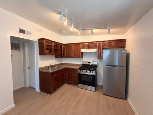 Updated 1 Bedroom Near Downtown Tempe – Modern Kitchen & First Month Free – photo 1