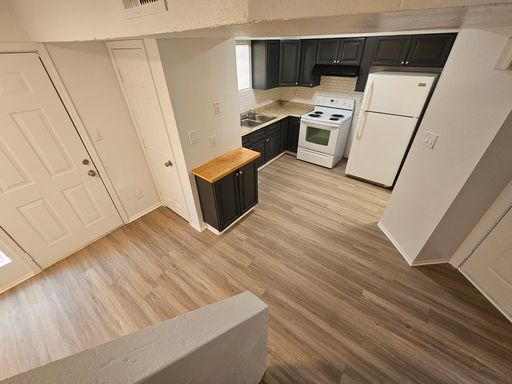 2 bedroom townhome - w/d hkups - priv bkyd - Mesa – photo 1