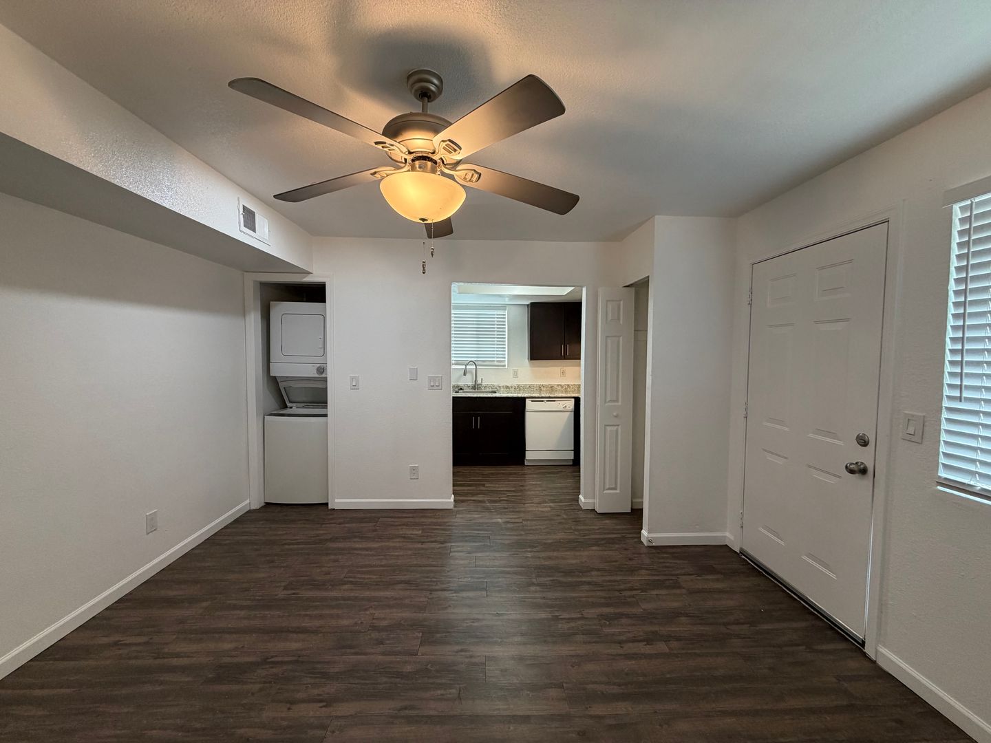 Mesa Apartment: 633 W. 1st Ave.