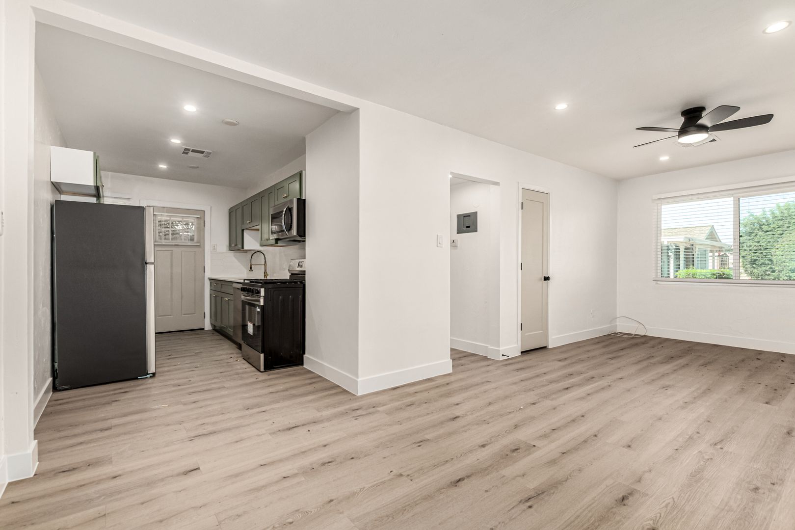 Phoenix Apartment: 3610 N 27th St