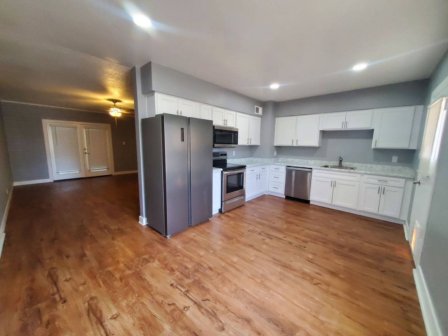 Mesa Apartment: 315 W. 10th Pl.