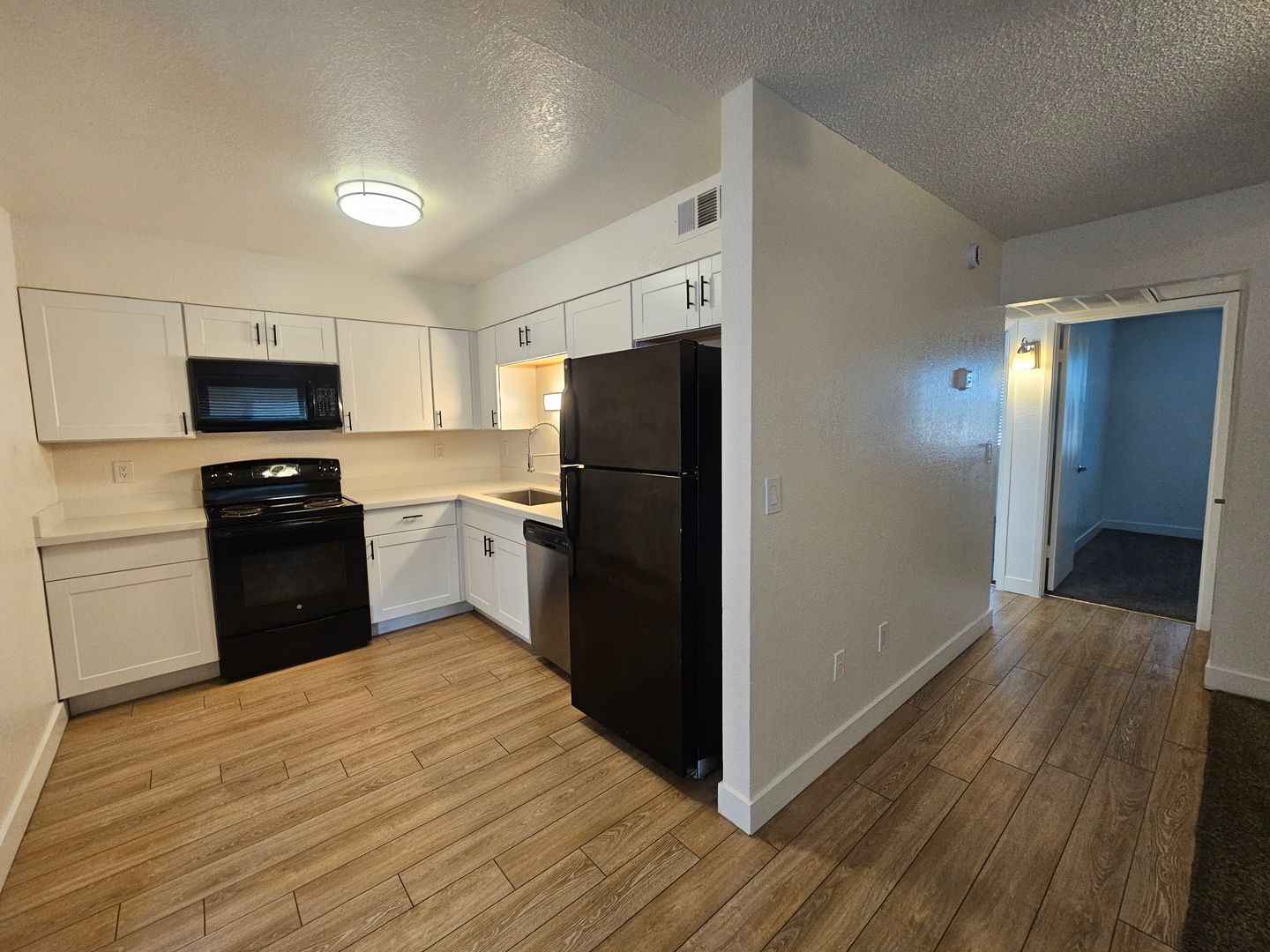 Mesa Apartment: 1107 E. University Dr