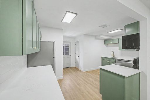 Spacious 2 Bed + Bonus Room | Large Private Yards | Covered Parking | 8 Weeks Free Rent! – photo 1