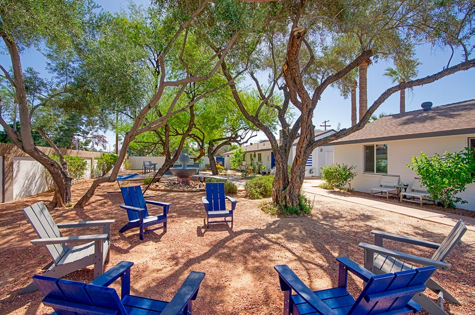 Phoenix Apartment: 929 E. Bethany Home Rd.