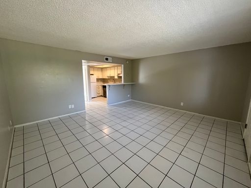Clean, Minimalist One Bedroom Apartment w/ Washer-Dryer - $0 Move in Special! – photo 1