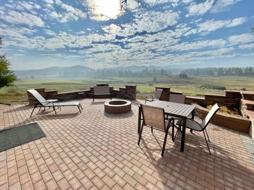 Beautiful Furnished 3-Bedroom Ranch Home for Rent – Privacy, Views & Convenient Location