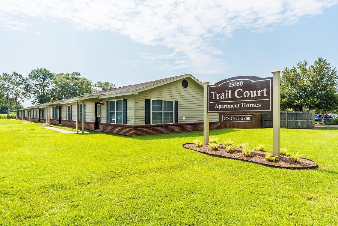 Robertsdale Apartment: 23350 County Road 65