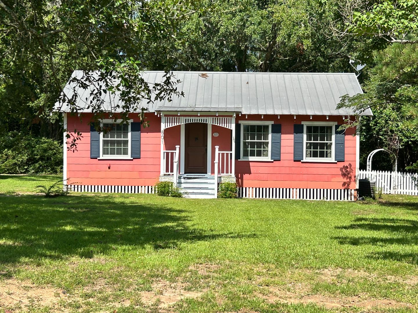 Foley House: 801 N. Pine St.