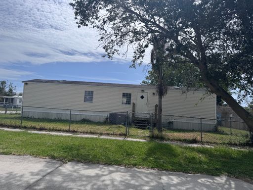 The Shire Mobile Home NE Palm Bay FOR RENT! – photo 1