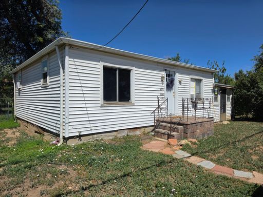 Charming cottage-style 2 bedroom home
