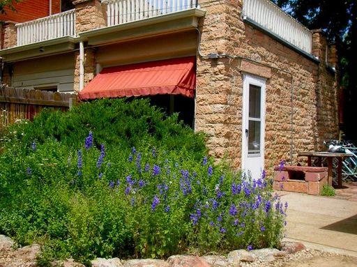 Mapleton Hill District tons of character – photo 1