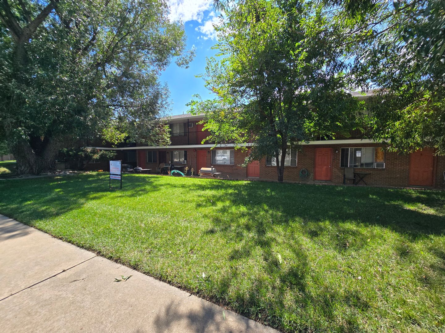 Longmont Apartment: 325 15th Avenue