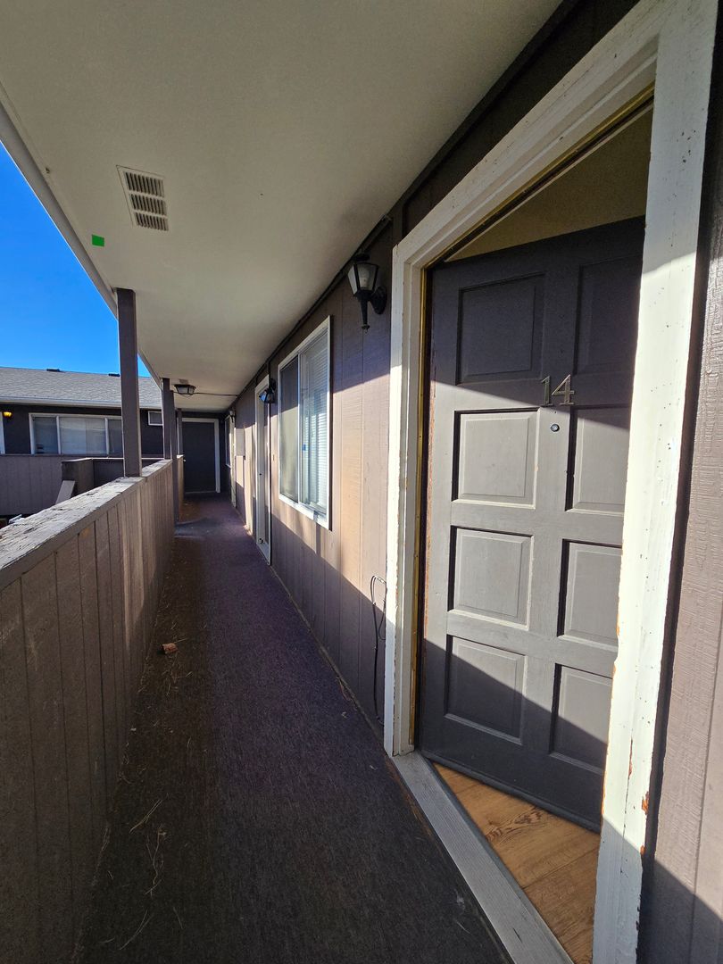 Longmont Apartment: 1944 Meadow Dr.