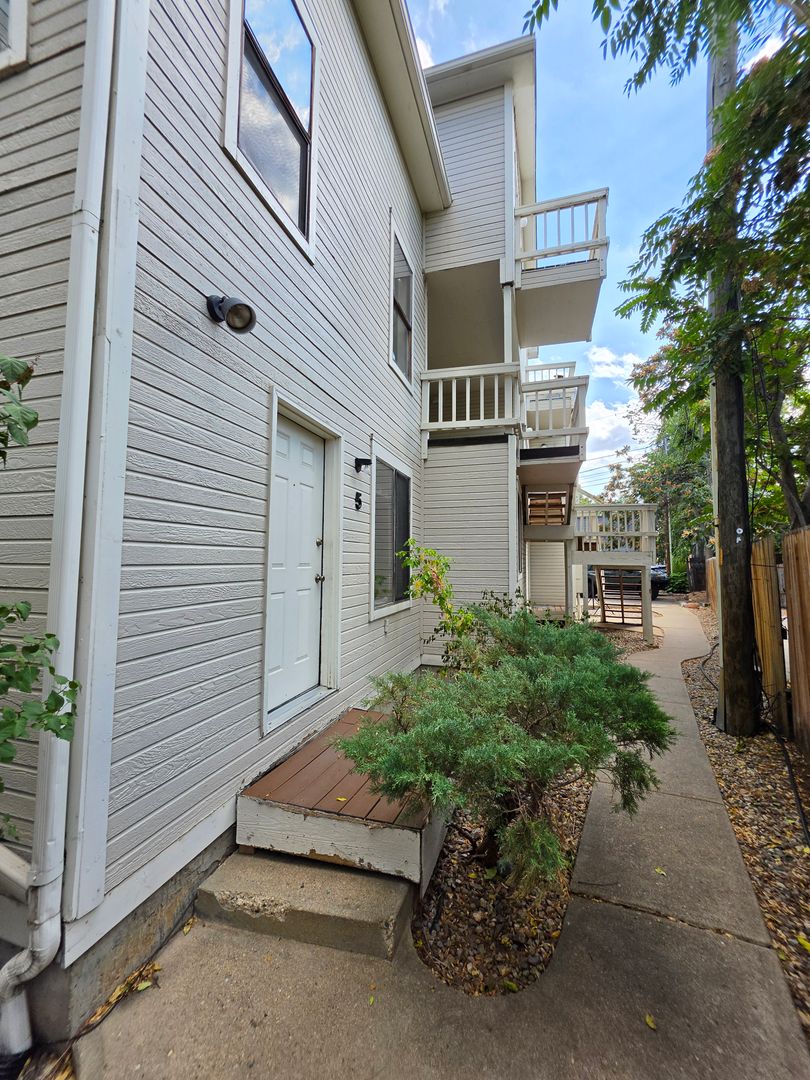 Boulder Apartment: 1734 Walnut St.