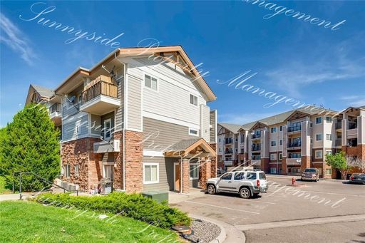 *AVAILABLE NOW* Updated Roth Park Condo With In Unit Laundry, Assigned Parking