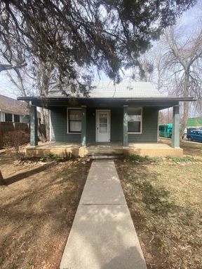 *AVAILABLE NOW* Feels like a separate house with Partially Fenced Yard – photo 1