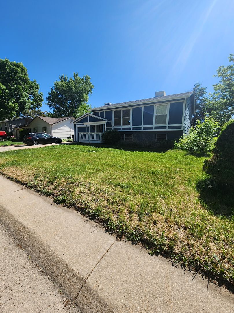 Broomfield House: 1524 Dexter St