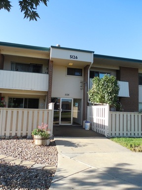 *AVAILABLE NOW* 2 bed 2 bath condo with community pool and on site parking! – photo 1