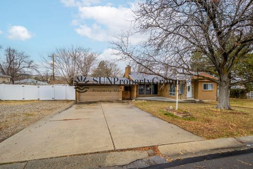 Great Mother-In-Law Unit in Excellent Magna Location!