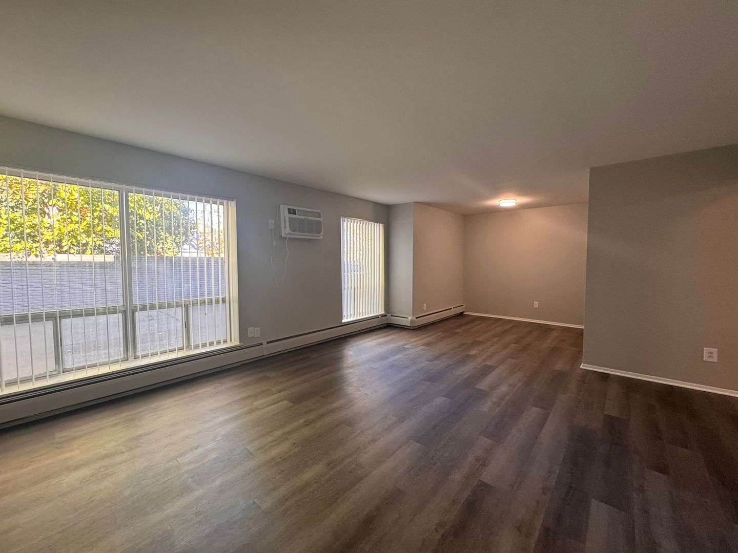 Berkley Apartment: 2200 Berkley Ave