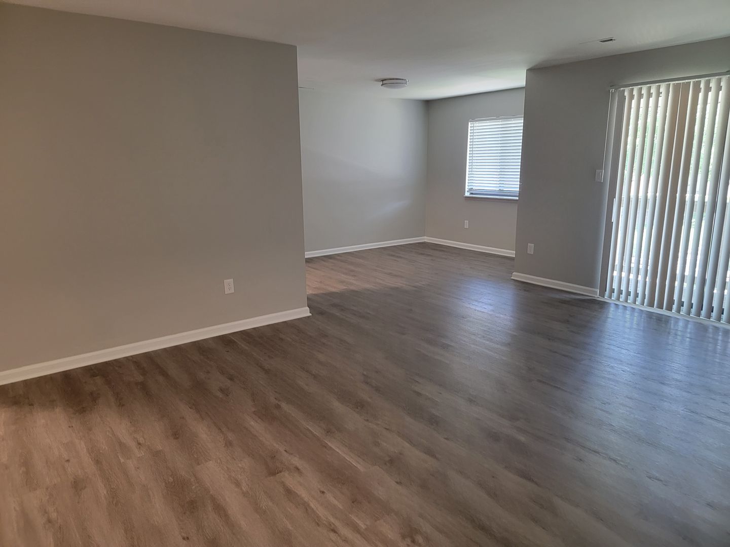 Farmington Hills Apartment: 30250 W 12 Mile Rd