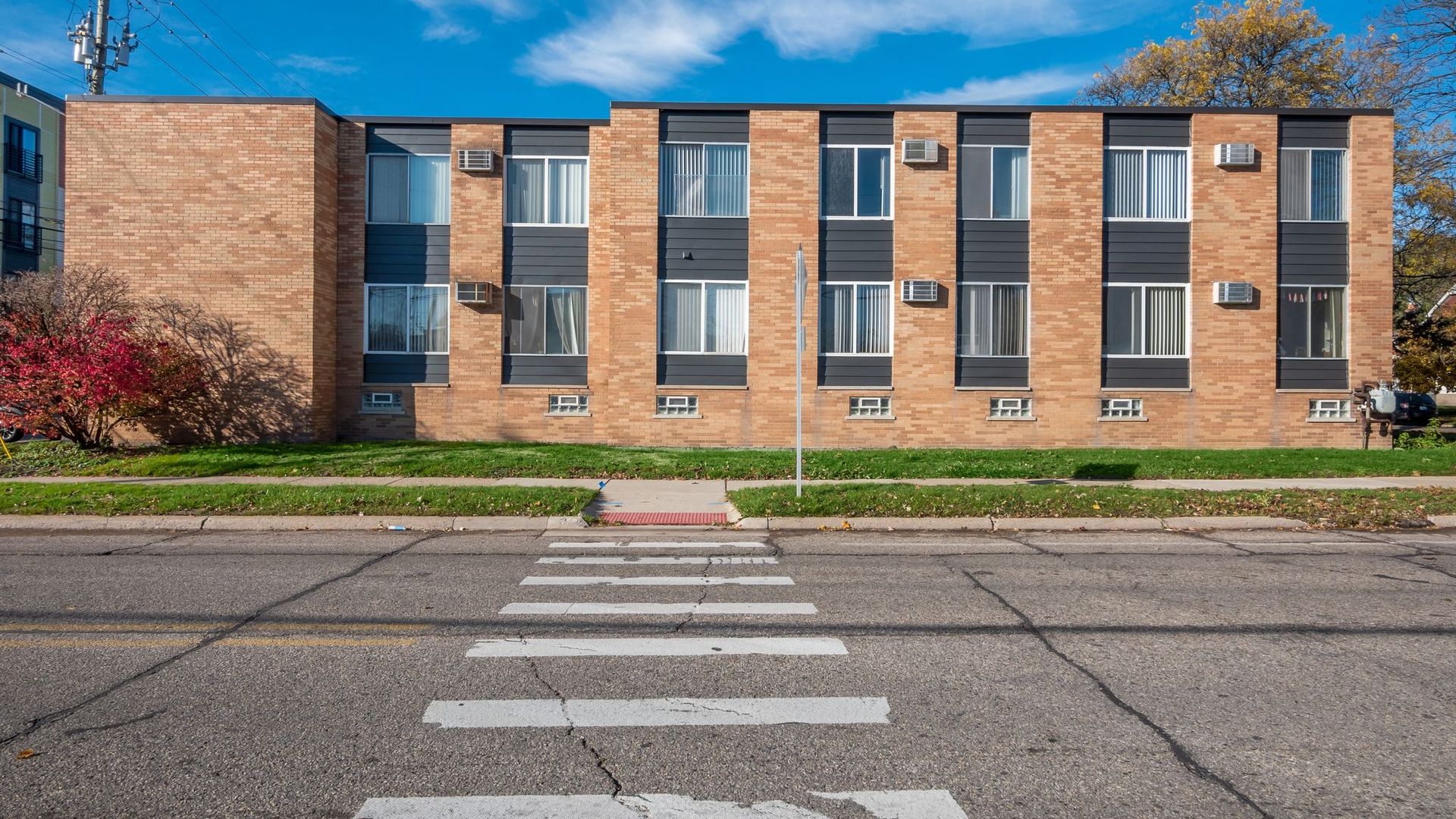 Ferndale Apartment: 384 Vester St