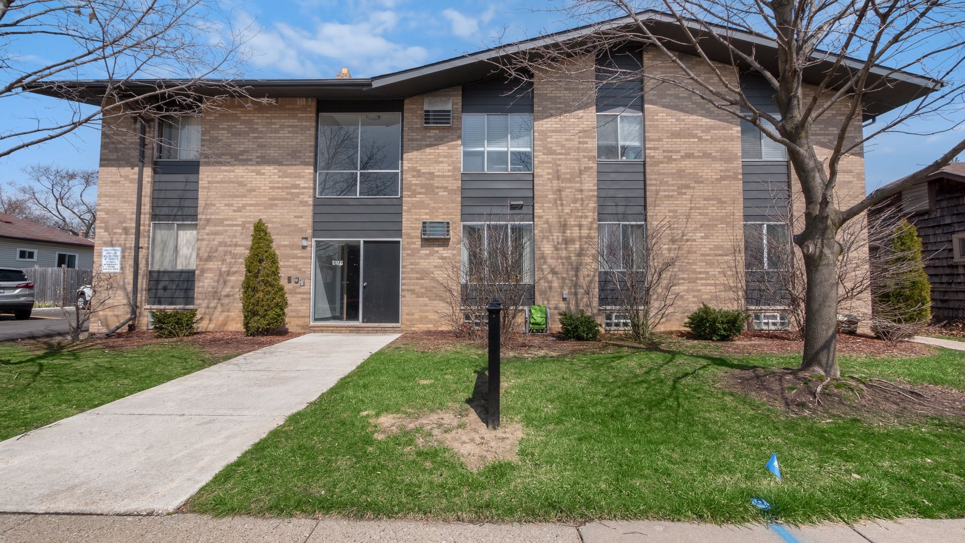 Ferndale Apartment: 550 Rosewood St