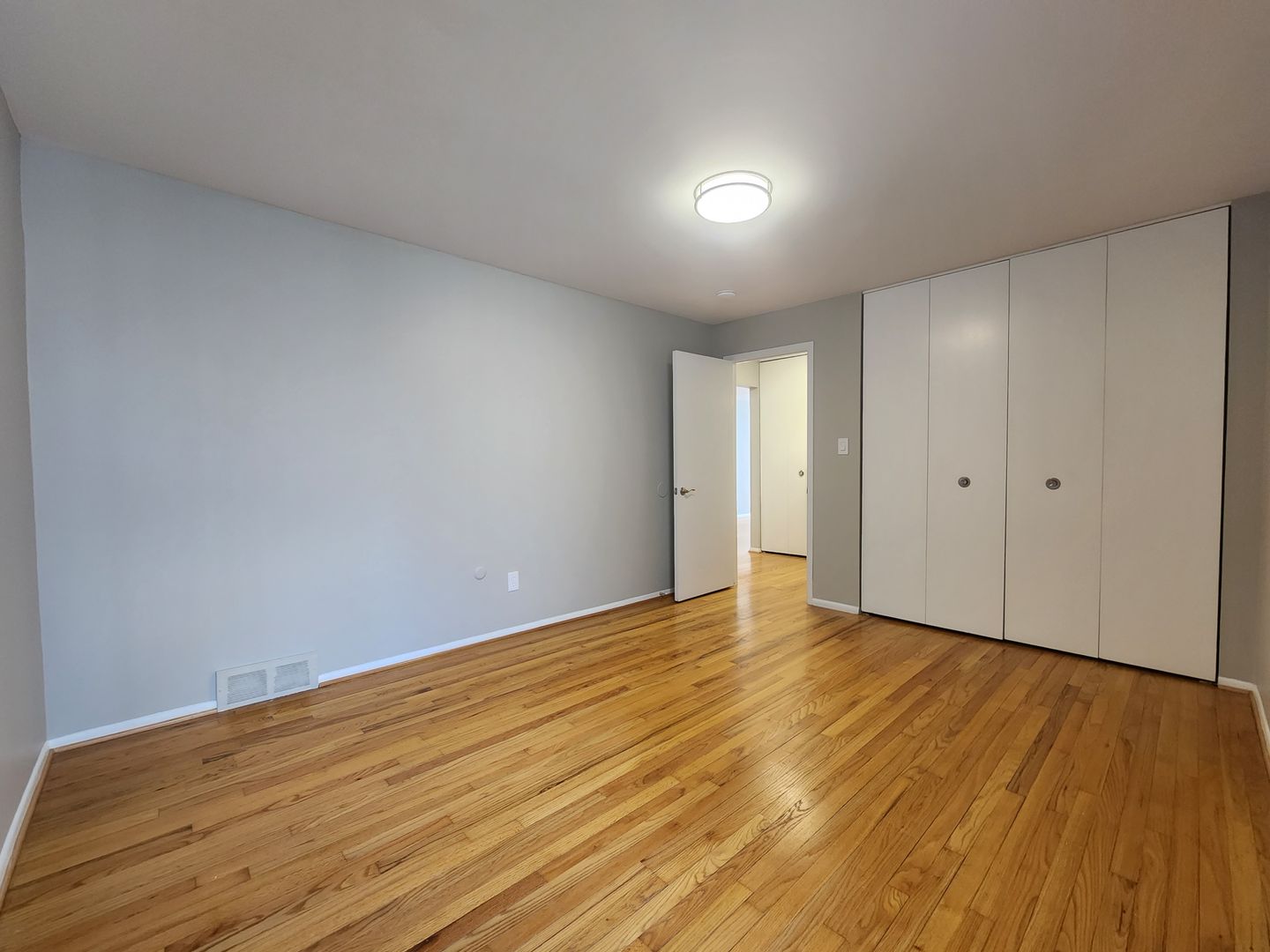 Royal Oak Apartment: 2608 Galpin Ave