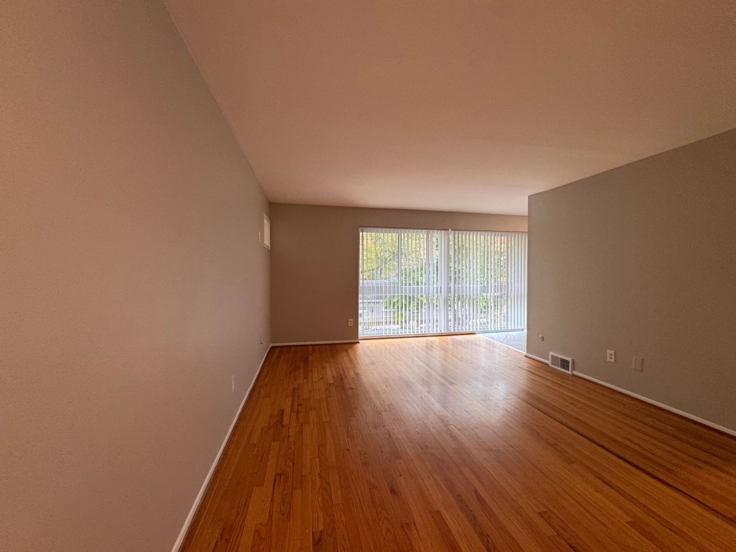 Royal Oak Apartment: 2608 Galpin Ave