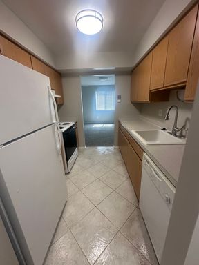 Spacious 1-Bedroom Apartment in the Heart of Farmington Hills