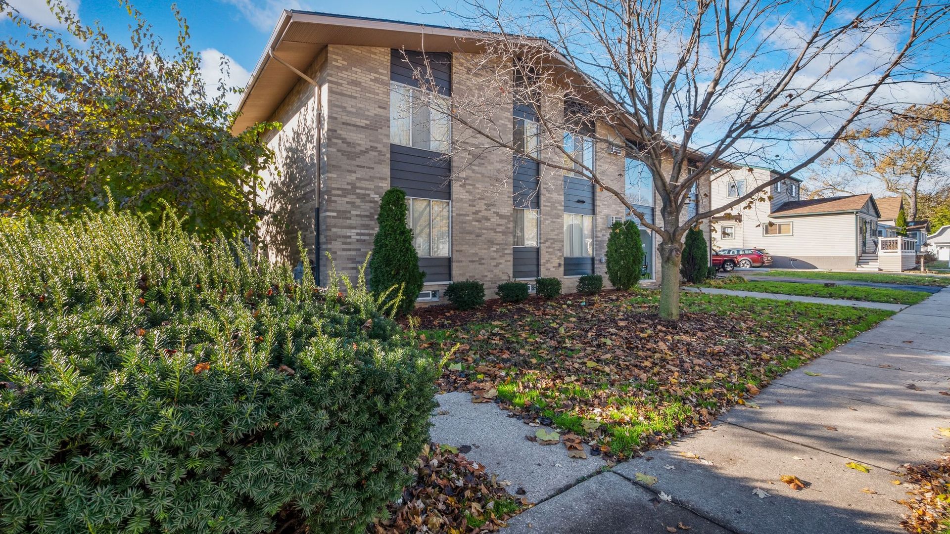 Ferndale Apartment: 550 Rosewood St