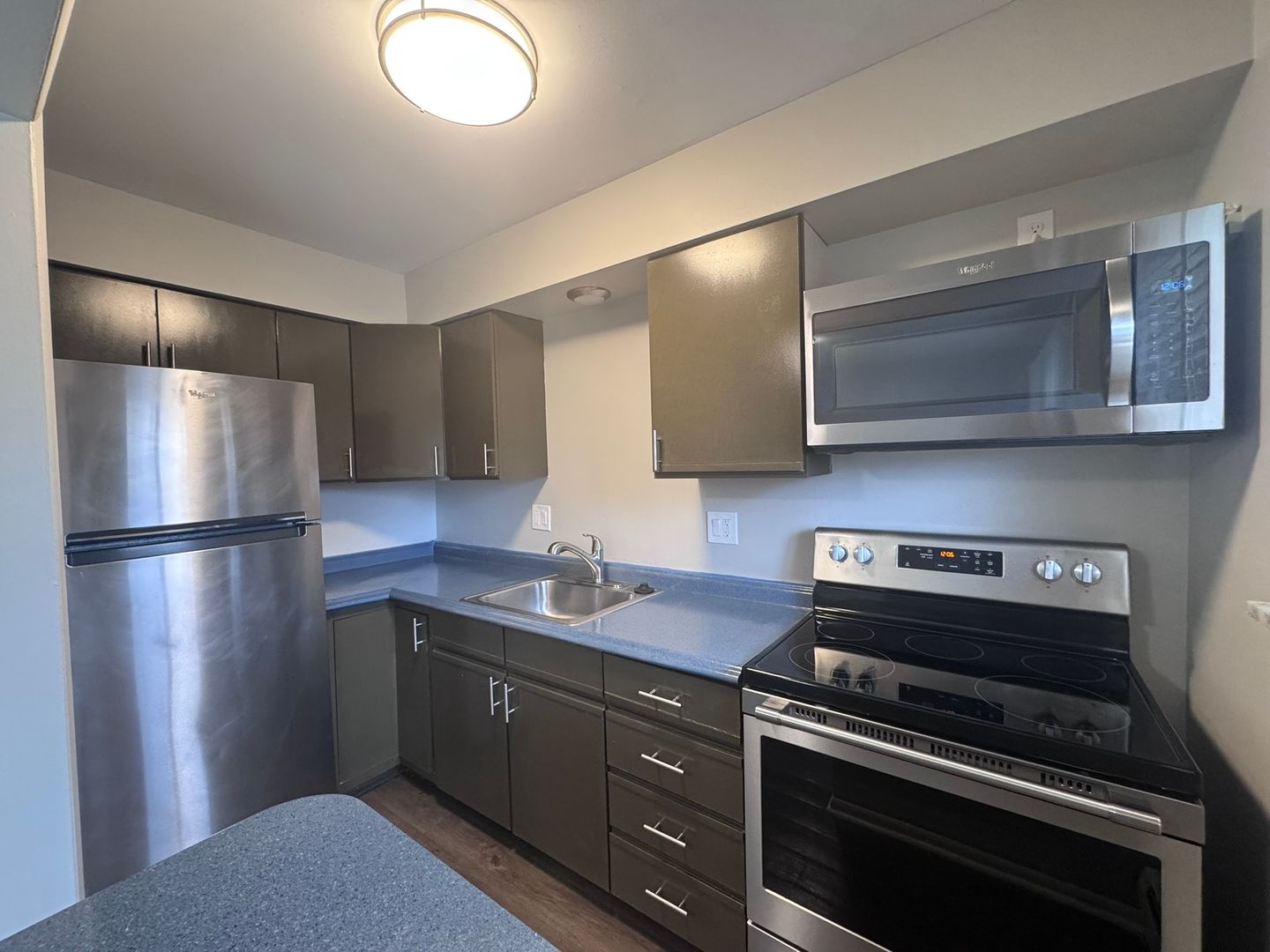 Utica Apartment: 45631-45645 Brownell St