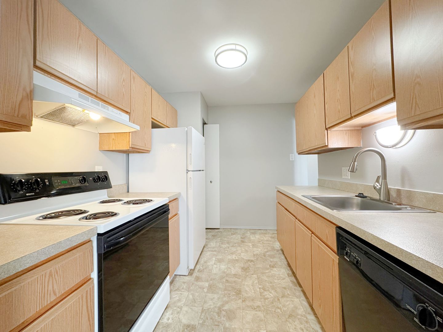 Berkley Apartment: 2200 Berkley Ave