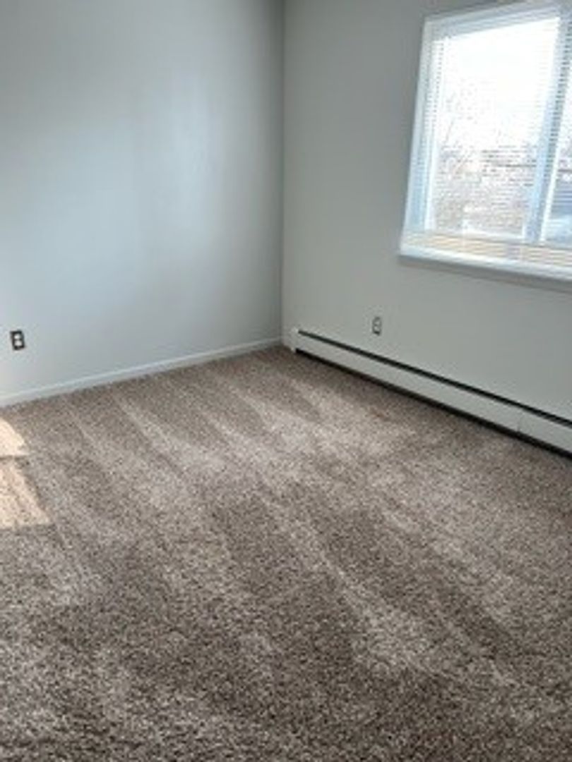 Madison Heights Apartment: 1390-1410 E Lincoln Ave