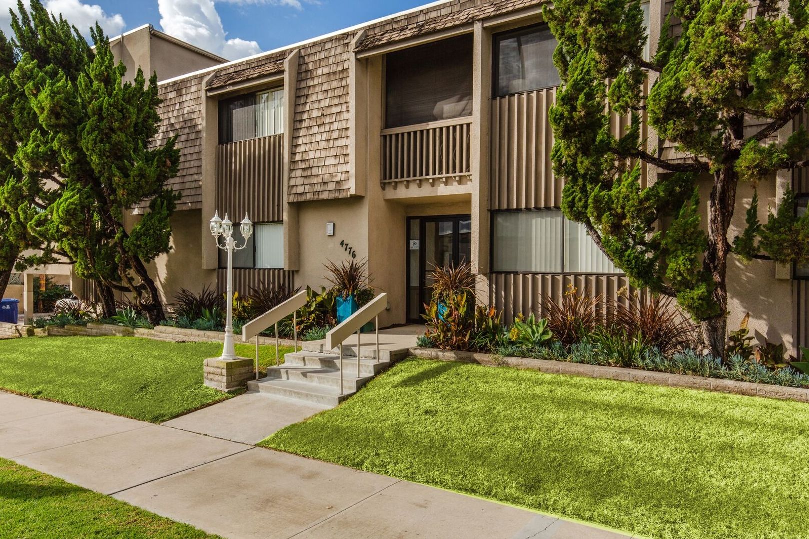 San Diego Apartment: 4776 Lamont Street
