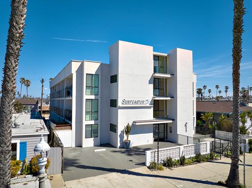 Studio Apartment with Parking Just Steps away from the Ocean! – photo 1
