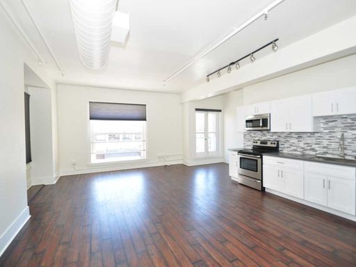 Downtown loft style apartments in a recently renovated historic building at the edge of Gaslamp! – photo 1