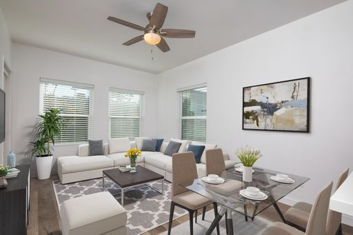 Newly renovated community! Washer Dryer in suite! – photo 1