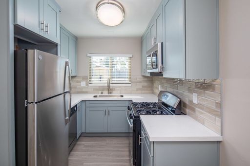The Bluefin-Unit #6 - Fabulous North Park renovation boasts in-unit washer/dryer and onsite parking! – photo 1