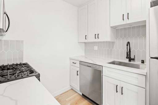 Apply now at The Narwhal - Gorgeous 1 bedroom renovation in North Park with in-unit washer/dryer!!! – photo 1