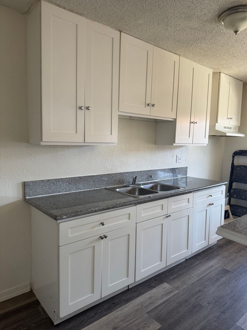 El Monte Apartment: 11202-11208 Klingerman Ave