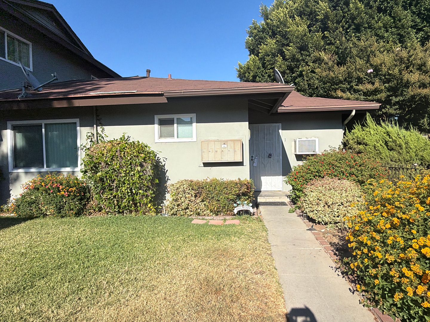 Covina Apartment: 645-653 E Ruddock St