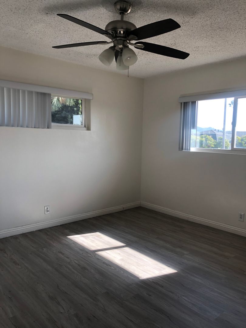 Covina Apartment: 645-653 E Ruddock St