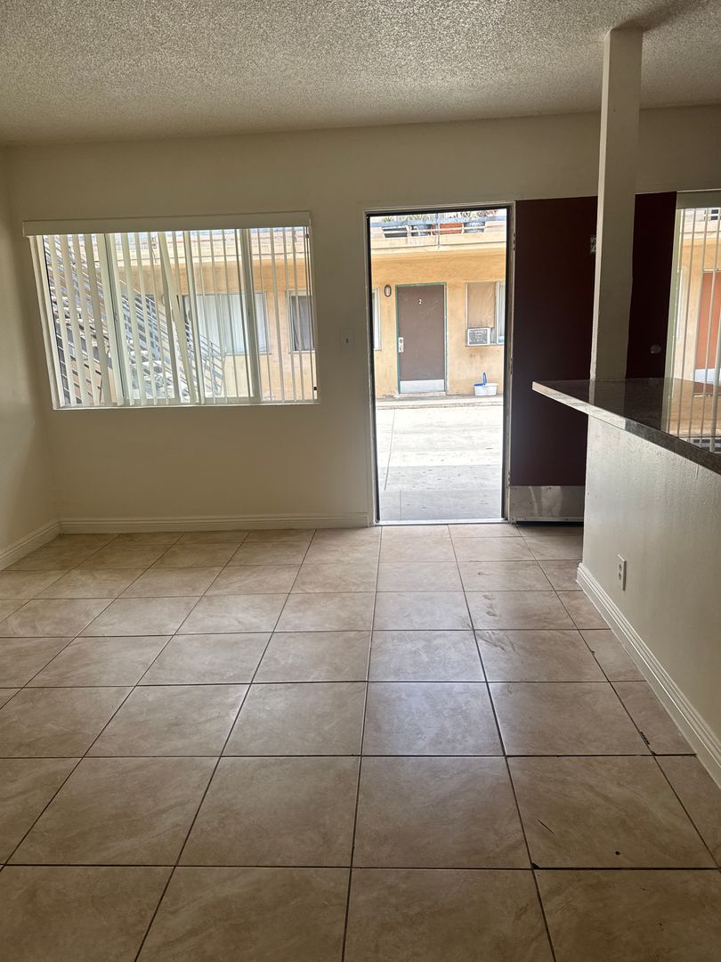 El Monte Apartment: 11202-11208 Klingerman Ave