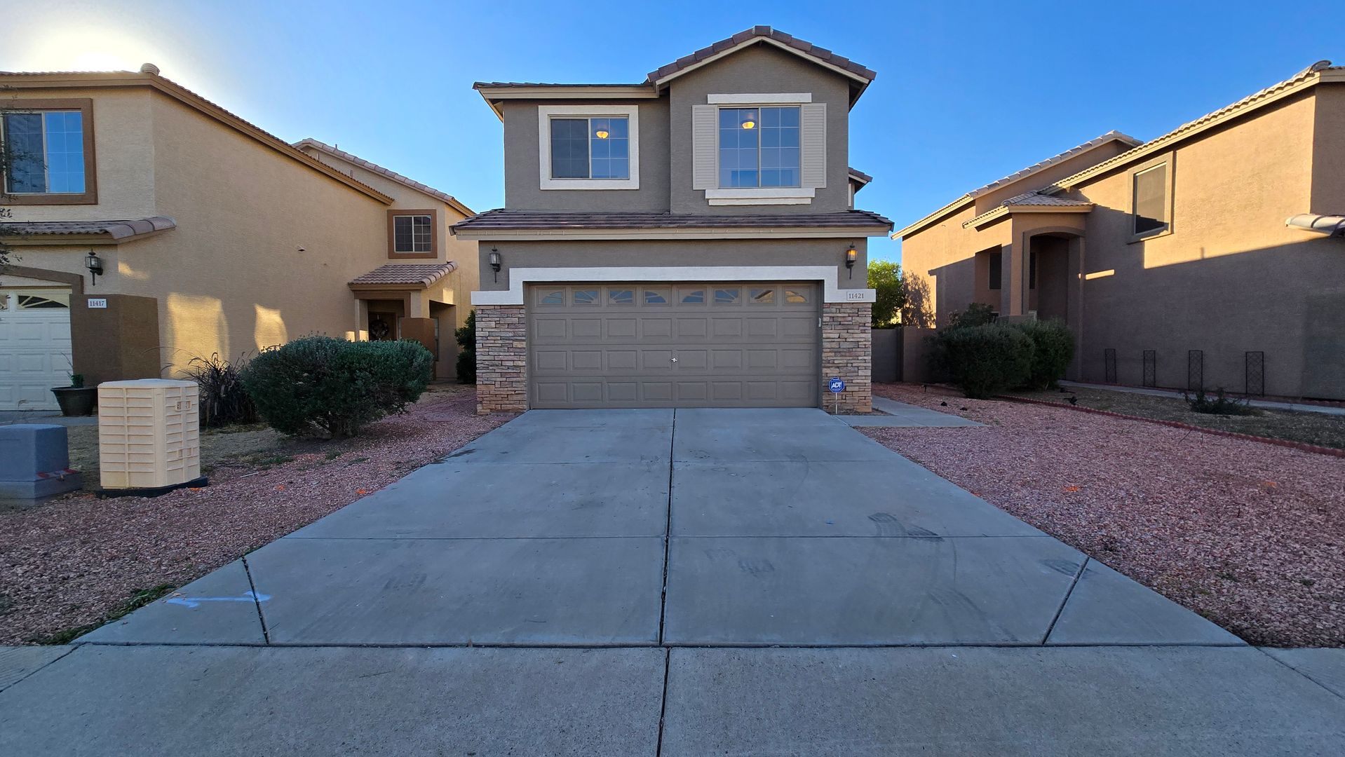 Avondale House: 11421 W Pima St